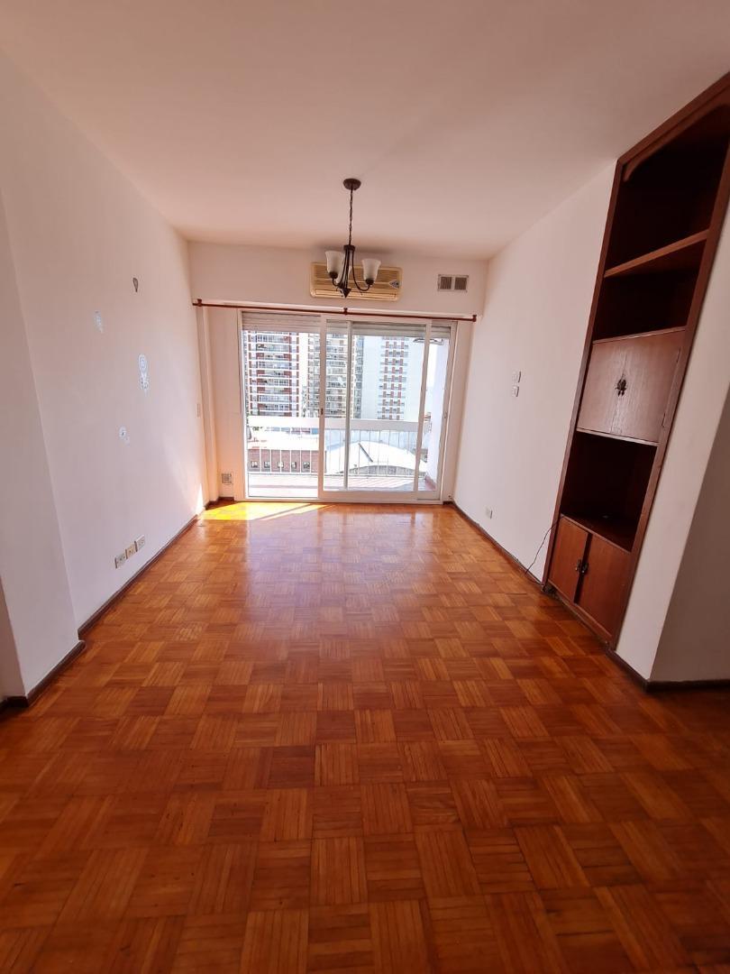 Av. Mitre 5800, Piso 8