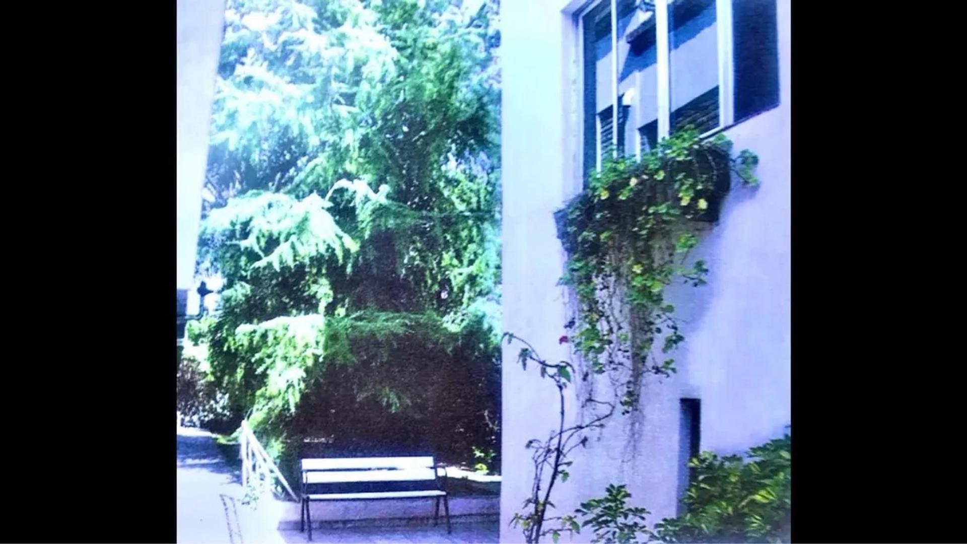 Fondo Comercio en Venta con 2 cocheras