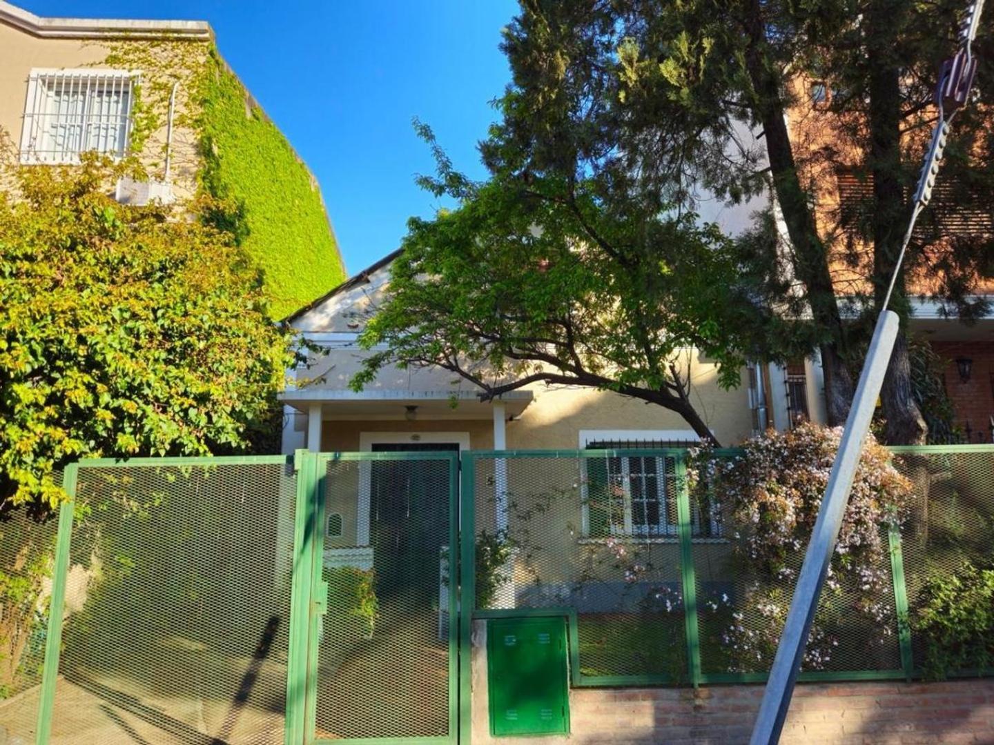 Monseñor Larumbe 562