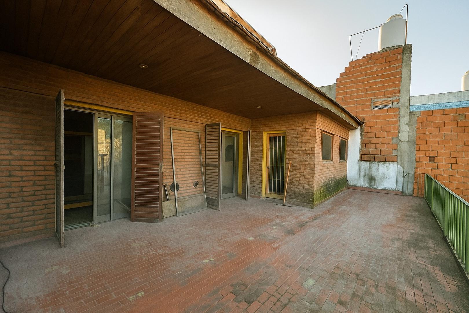 Av. Constitución 357 , Piso 1