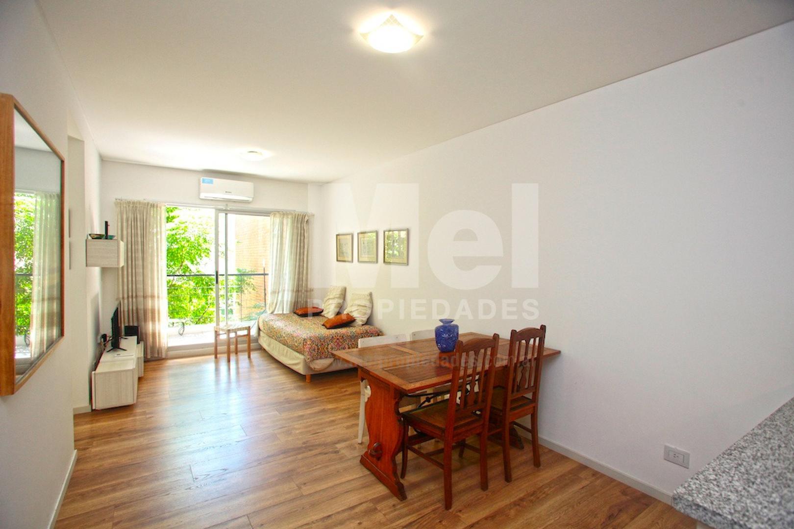 2 ambientes con balcón