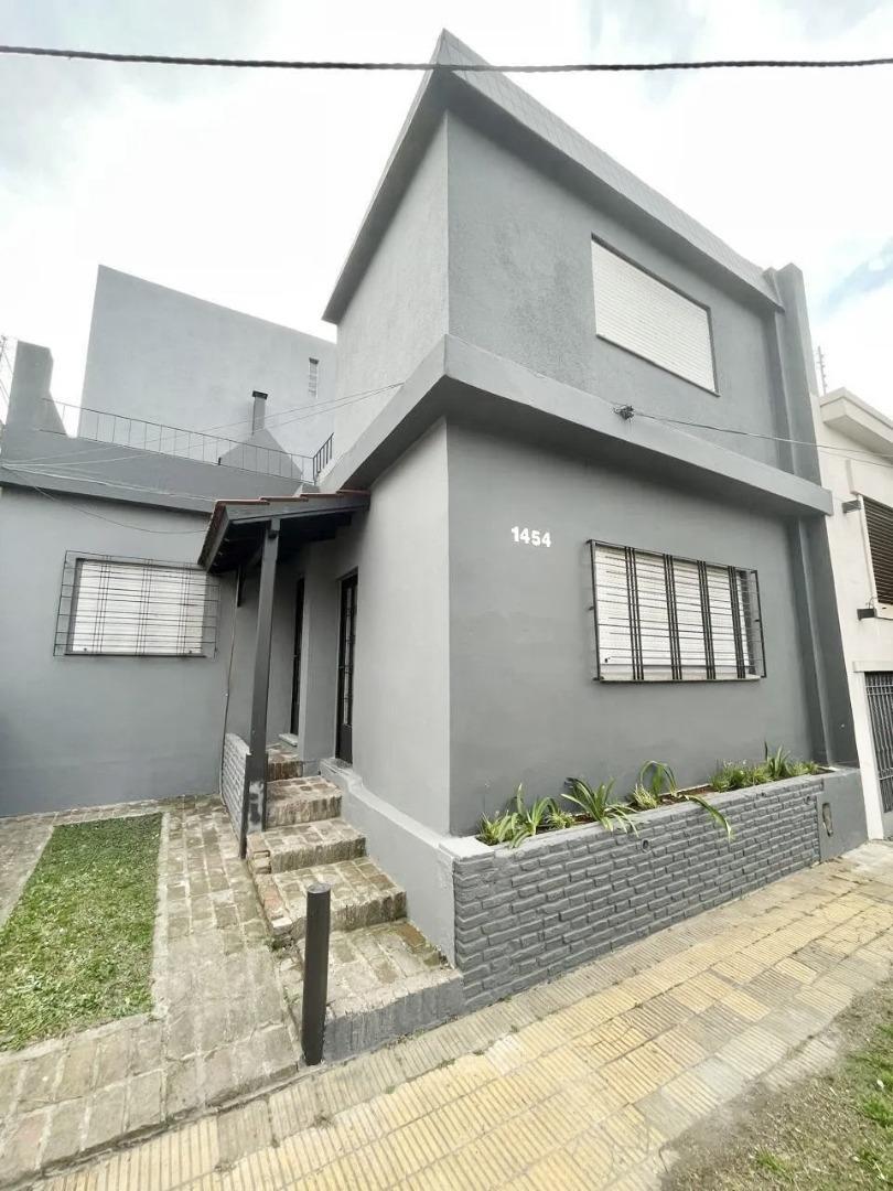 PH 3 ambientes al frente en muy buena ubicación.