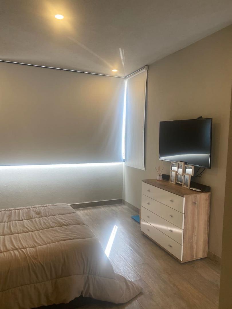 Casa en Alquiler con 1 cochera