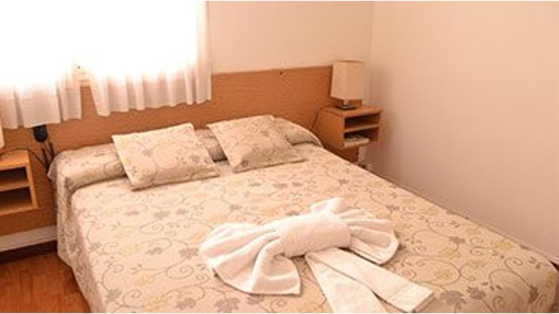 HOTEL 2 ESTRELLAS