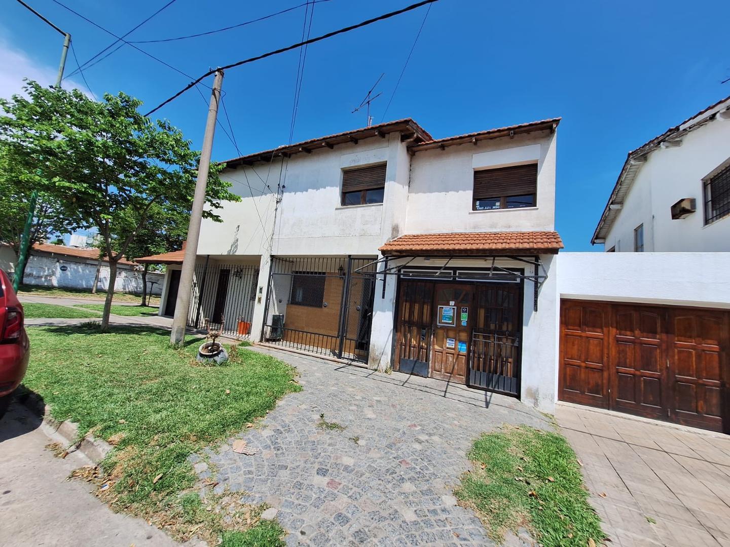 CASA EN VENTA CAMPANA - BARRIO BANCO PROVINCIA