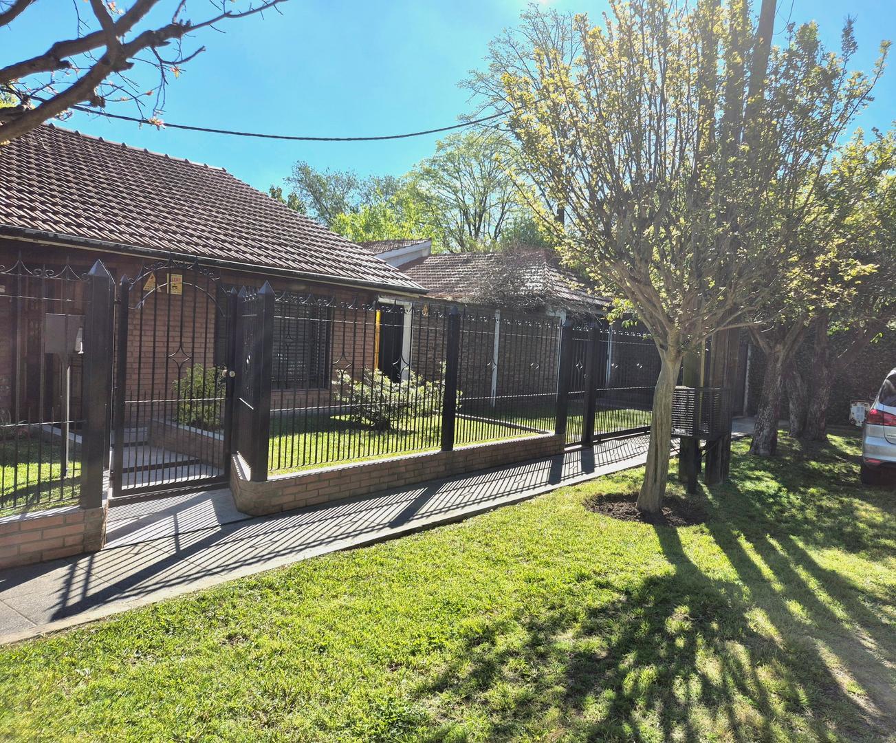 Ricardo Guiraldes 100