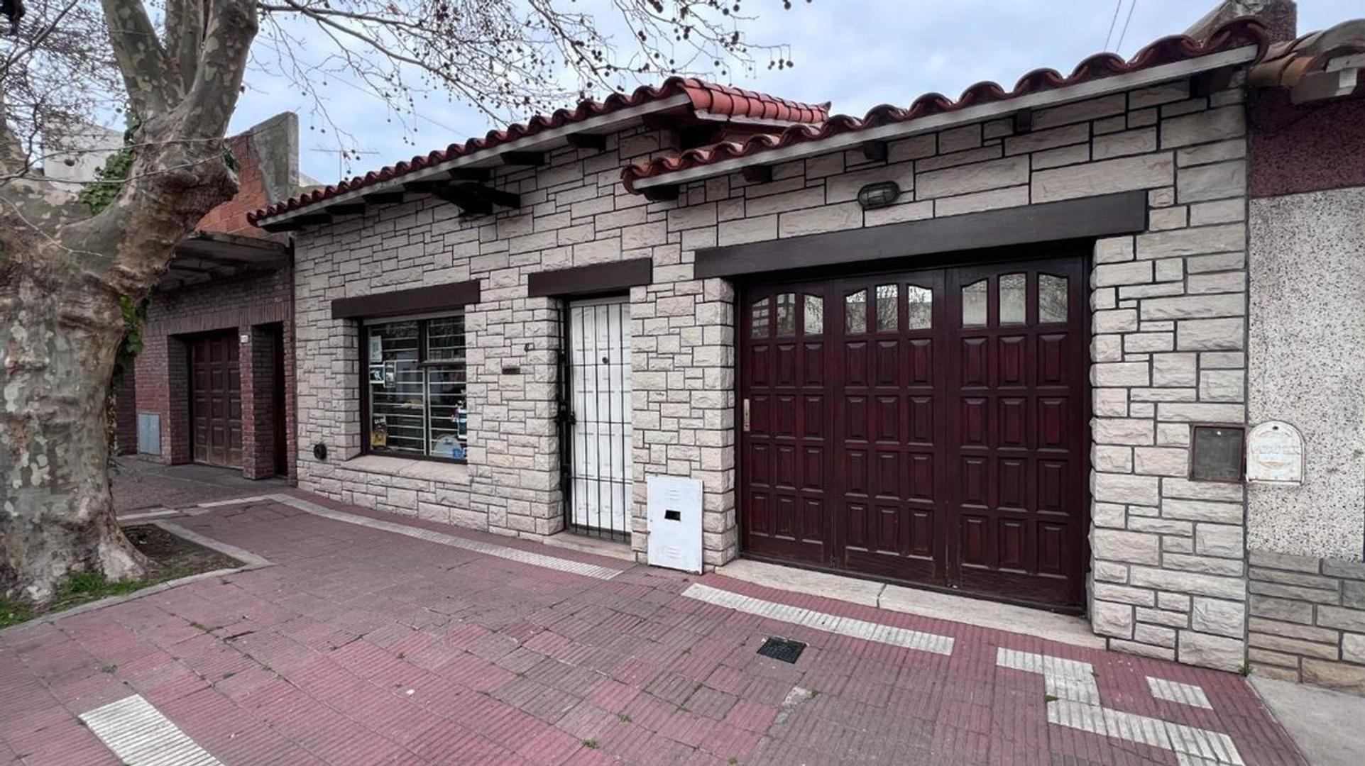 VENTA CASA 3 AMBIENTES BARRIO POMPEYA