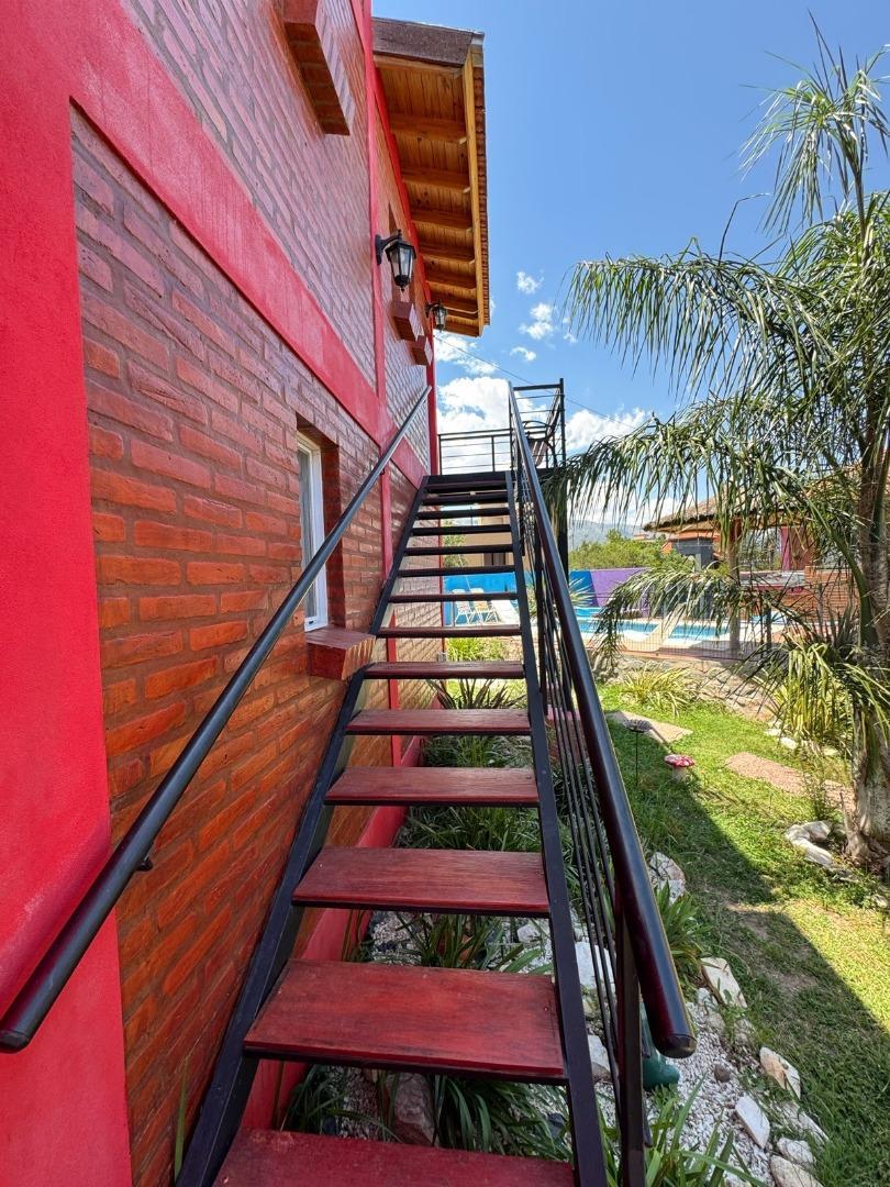 Casa 5 ambientes con 2 baños