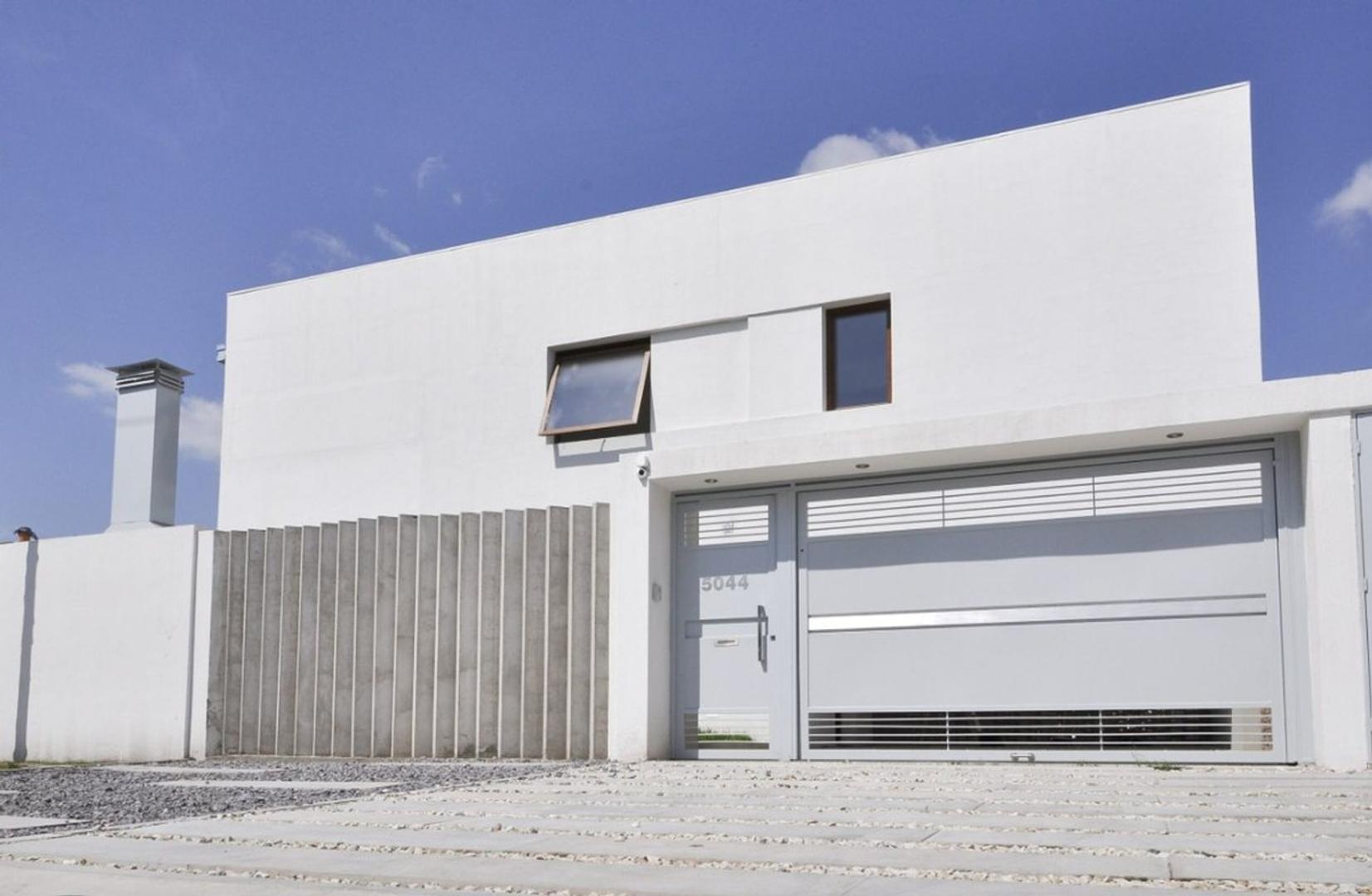 Duplex de 3 dormitorios en venta - City Bell