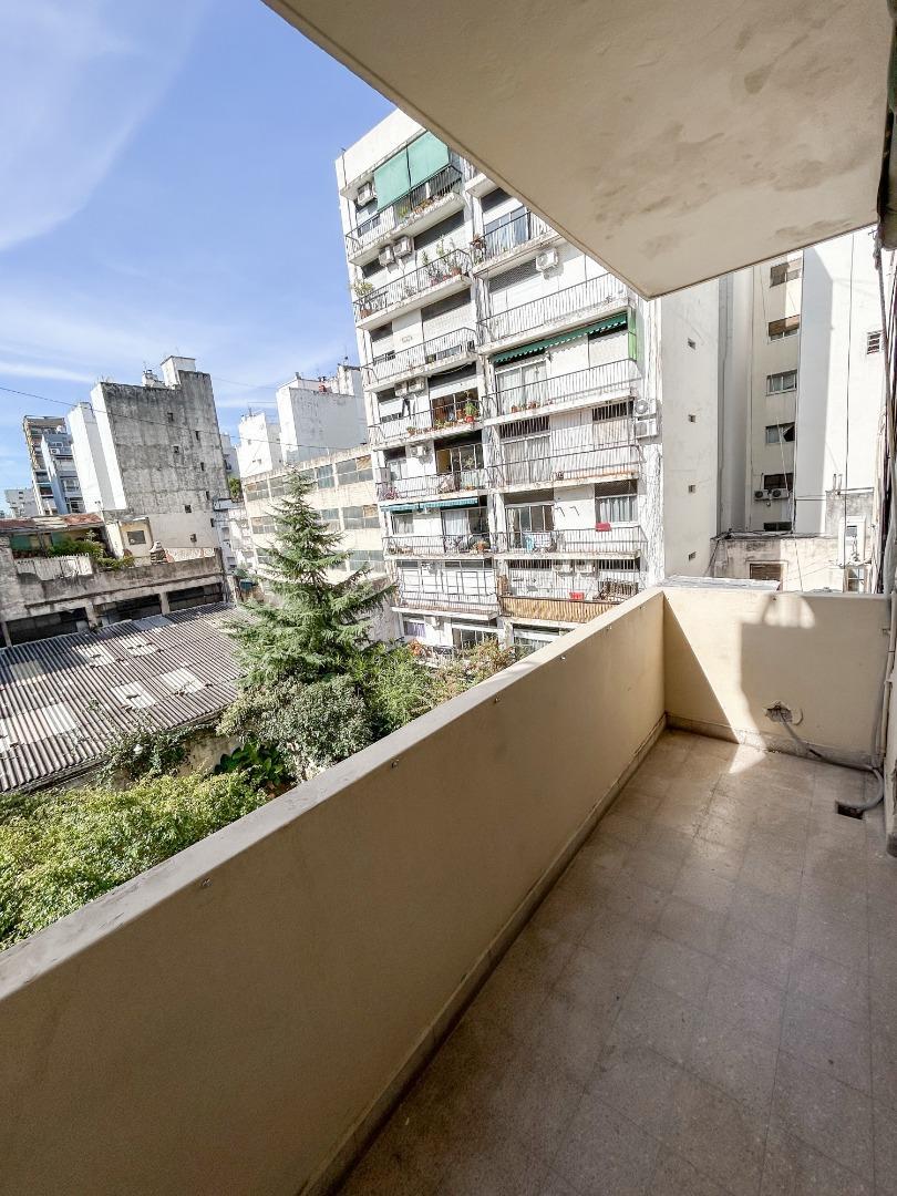 Jose Maria Moreno 100, Piso 3