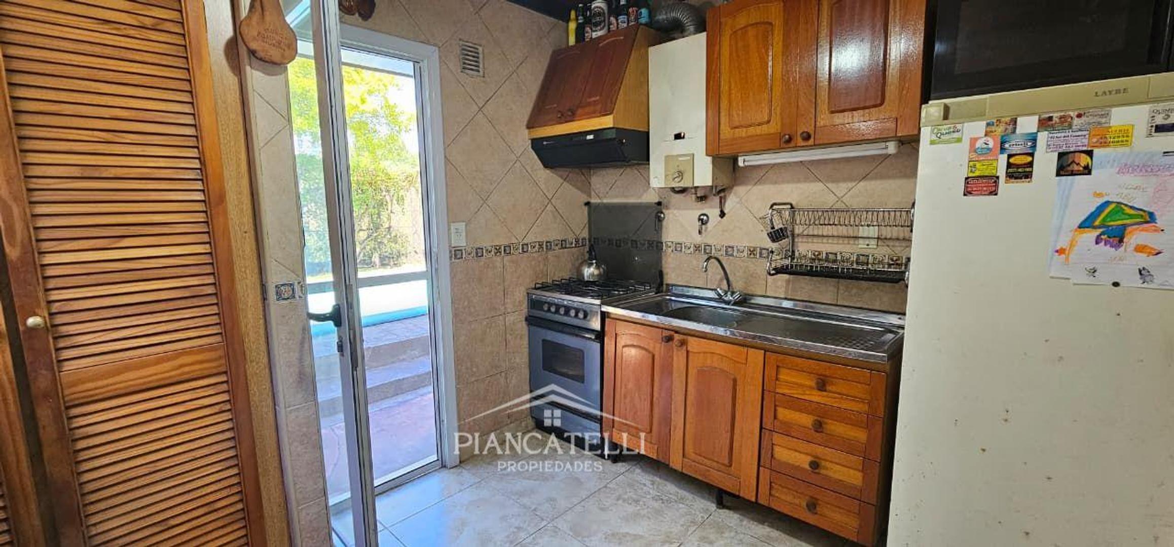 Casa en Venta con 3 cocheras