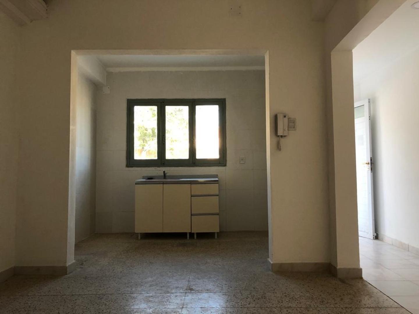 Departamento 3 ambientes con 1 baño