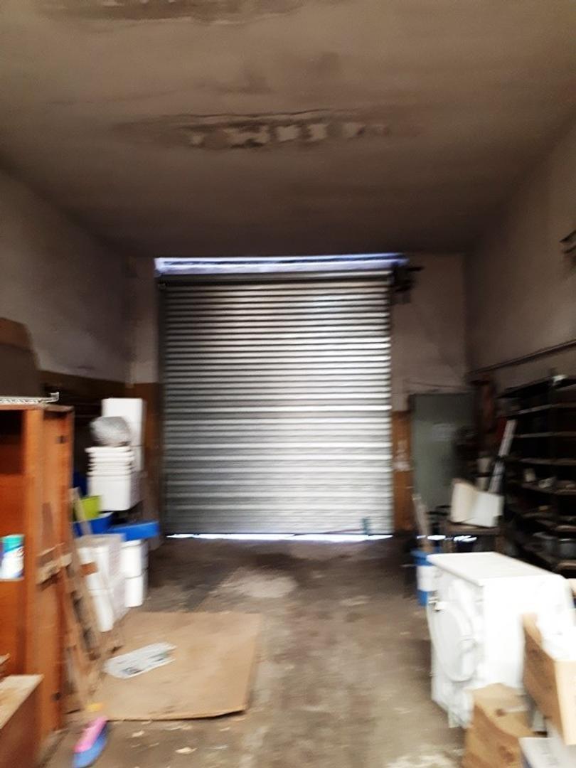 Apto Crédito Galpón Venta cubierto 256m2 en Villa Martelli