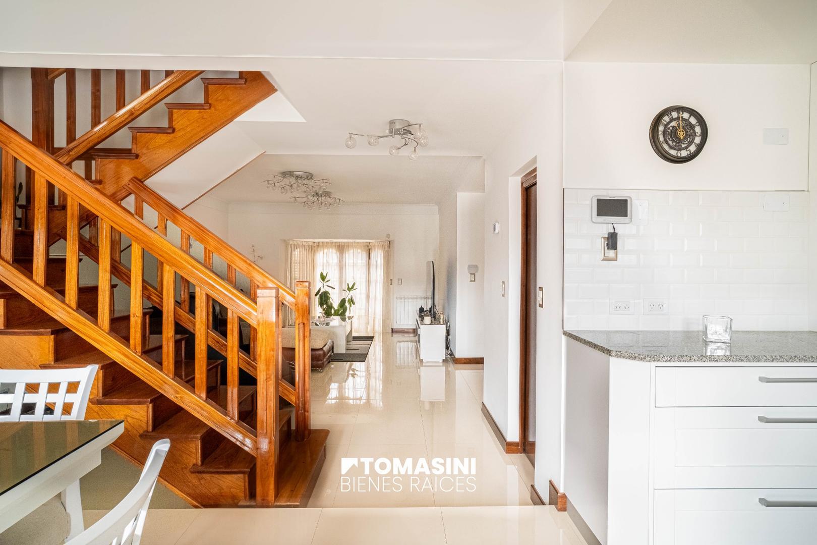 Casa 4 ambientes con 3 baños