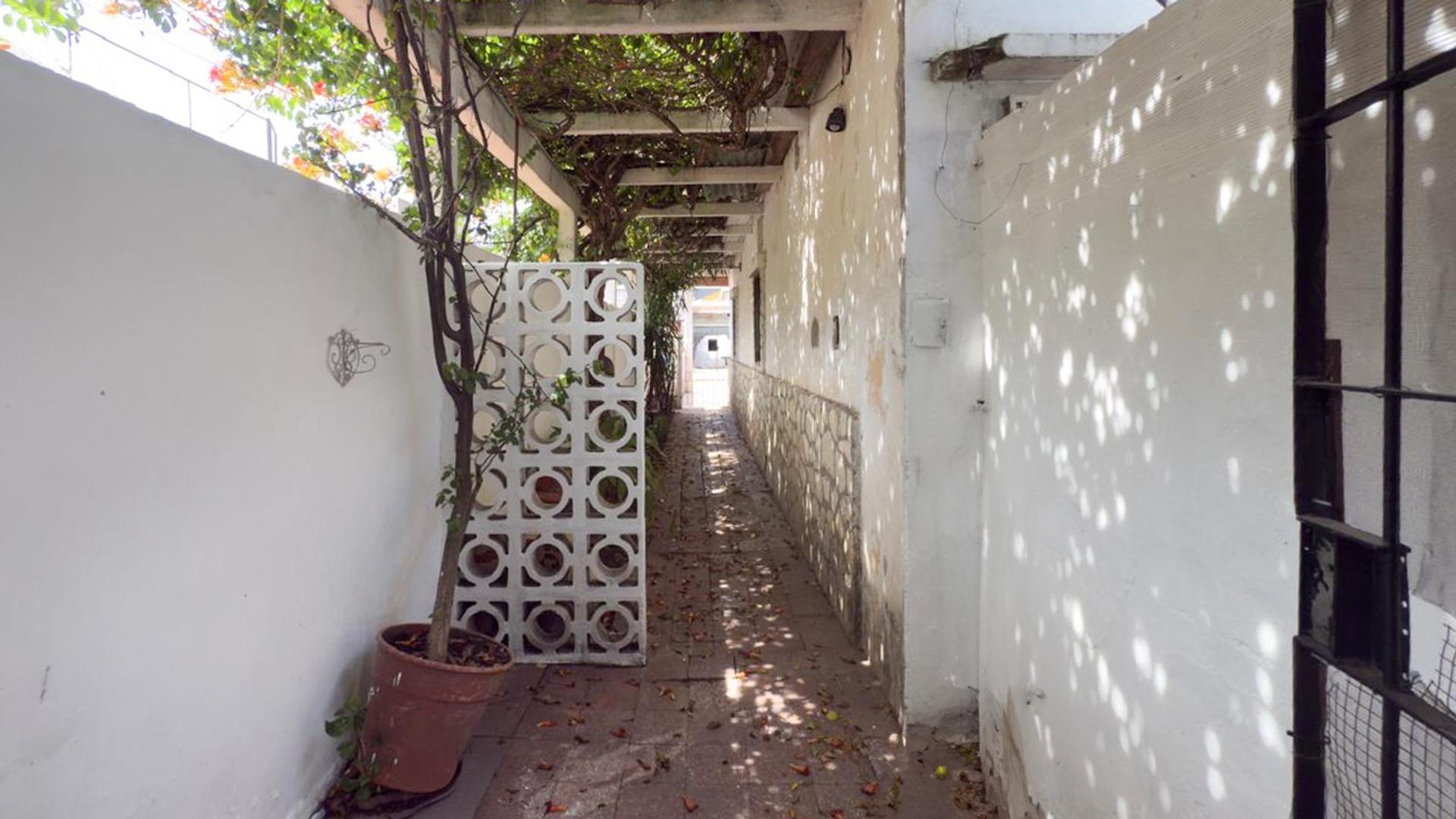 Depto Tipo Casa en Alquiler de 2 ambientes