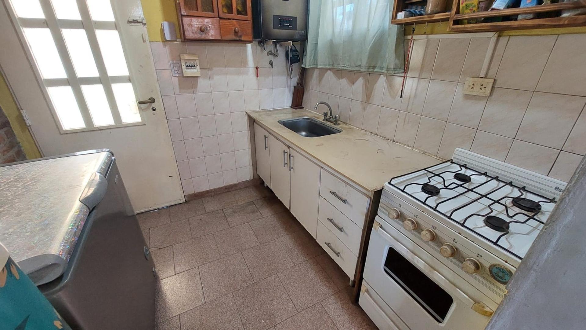 Casa 3 ambientes con 1 baño