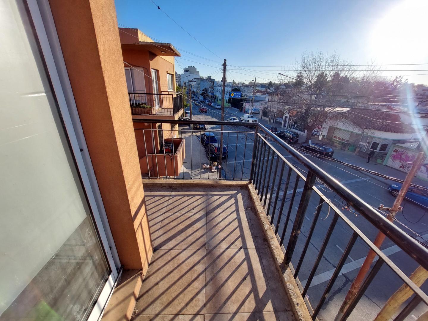 Duplex con cochera en Alquiler En Ramos Mejia