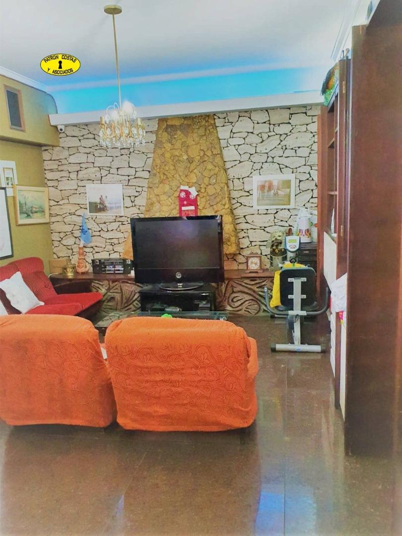 Casa 6 ambientes con 4 baños