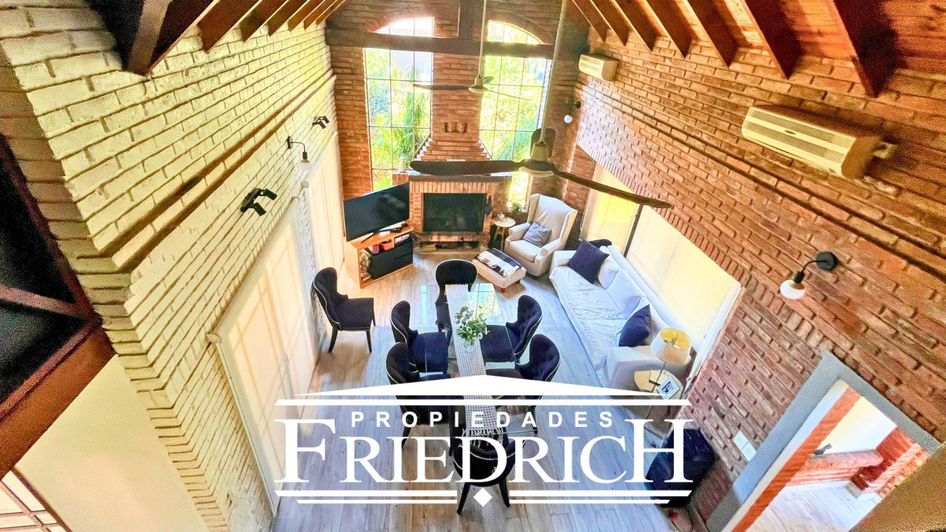 Casa en Venta con 1 cochera