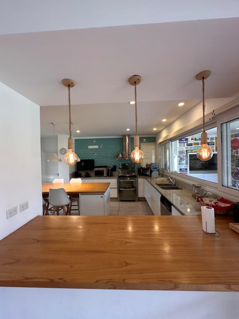 Casa 5 ambientes con 3 baños