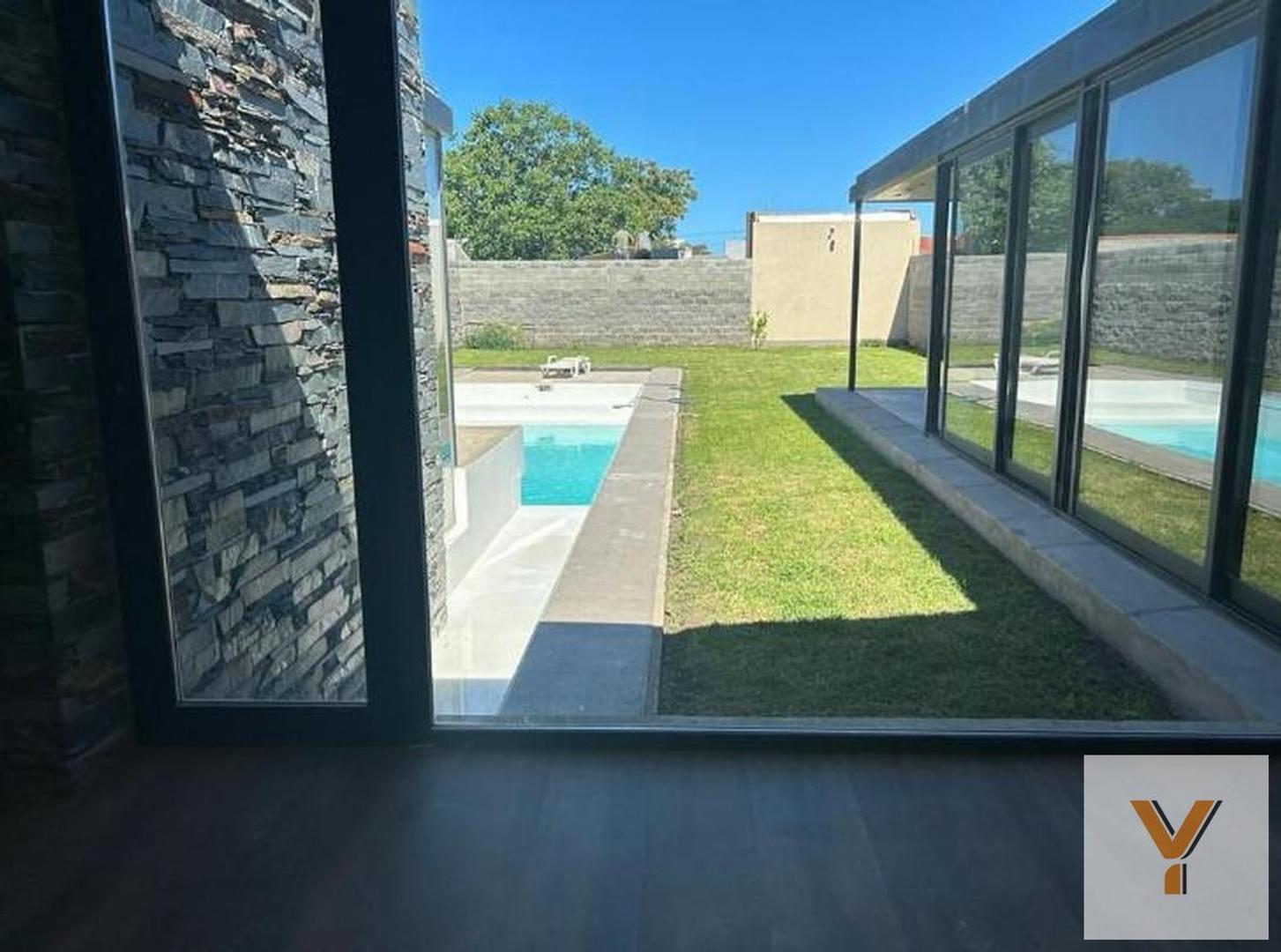Casa 4 ambientes con 1 baño