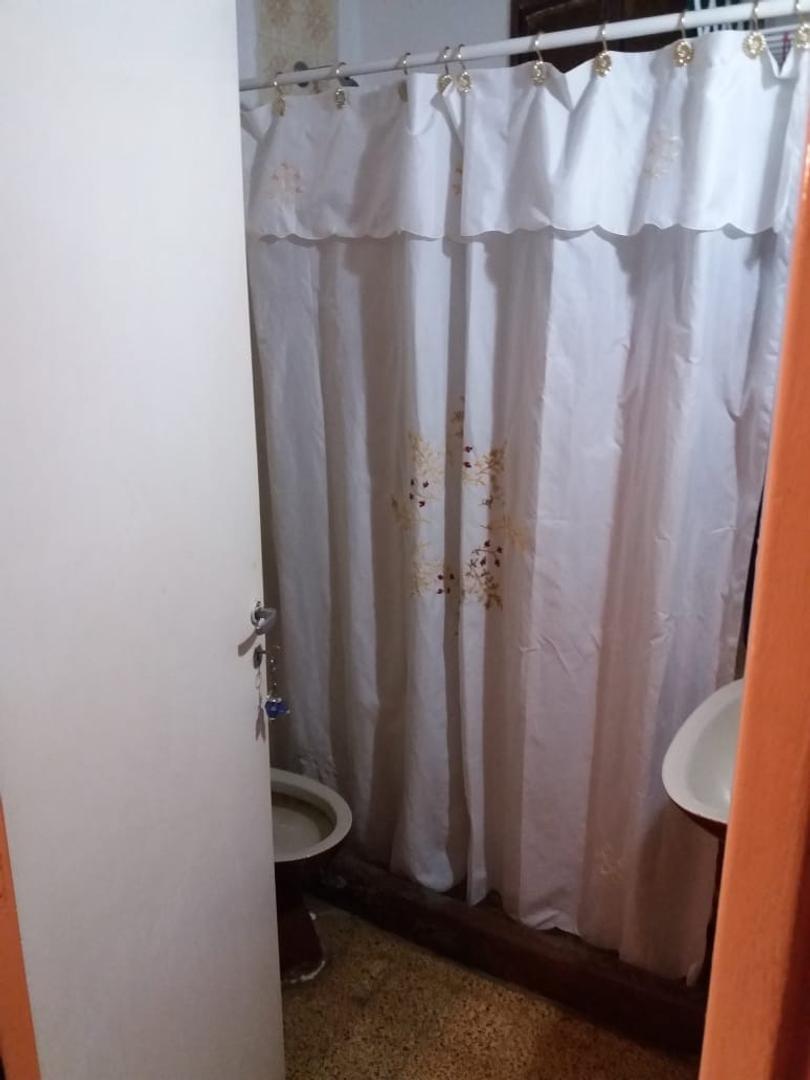 Casa 2 ambientes con 1 baño