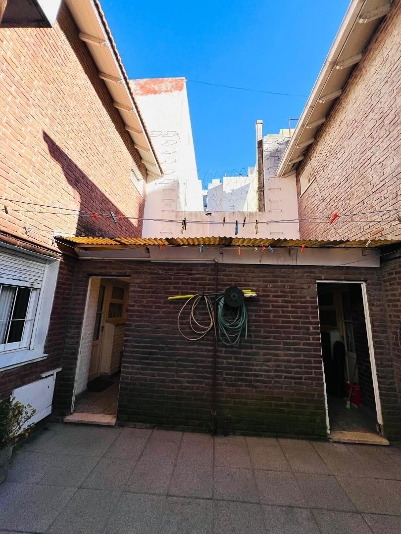 Depto Tipo Casa en Venta en La Perla Sur, USD 93.000