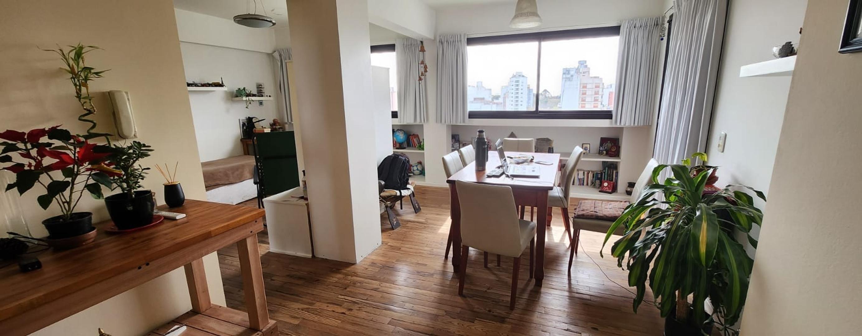 Excelente departamento 2 dormitorios con terraza  y cochera