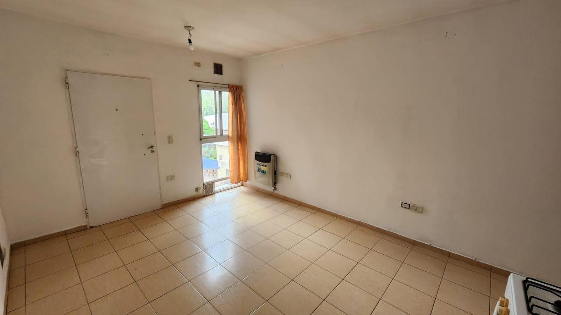 Departamento de un dormitorio, centrico, todos los servicios, aire acondicionado