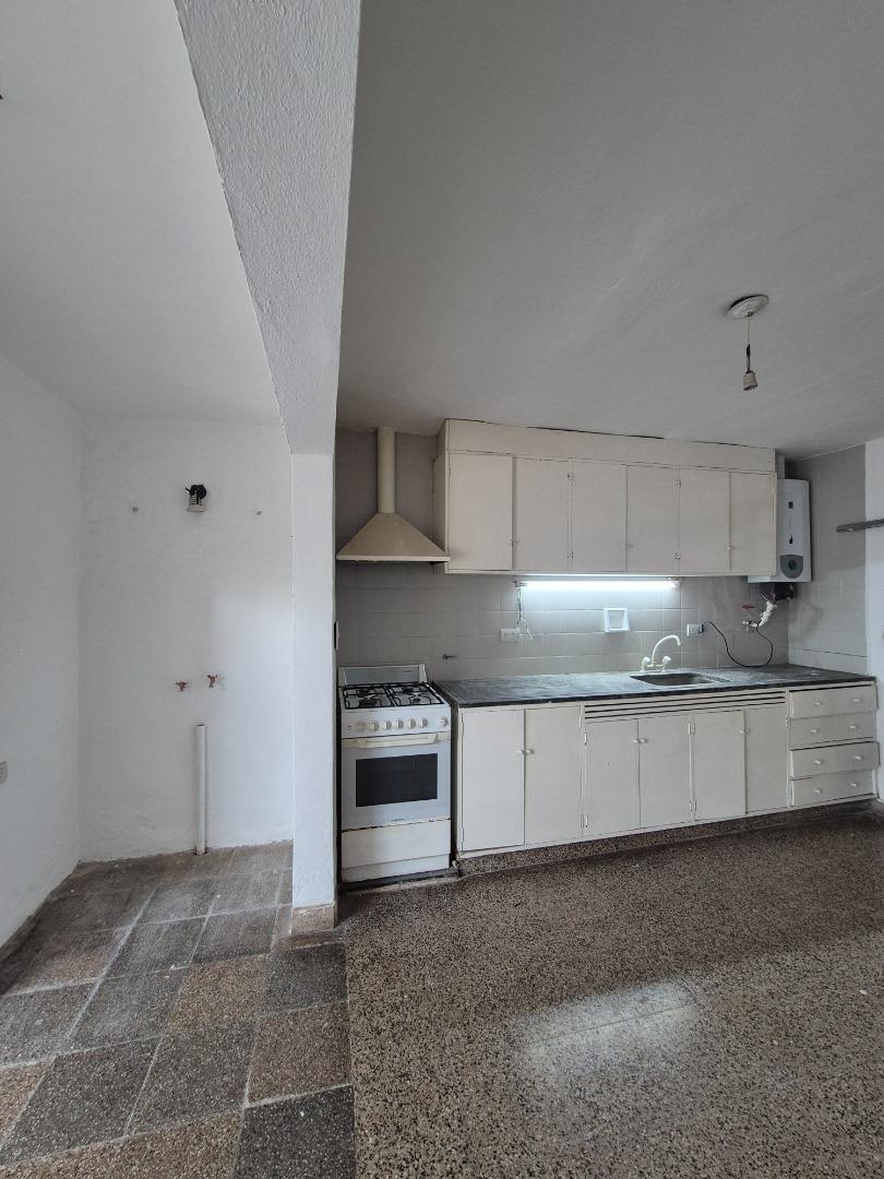 Casa en Alquiler con 1 cochera