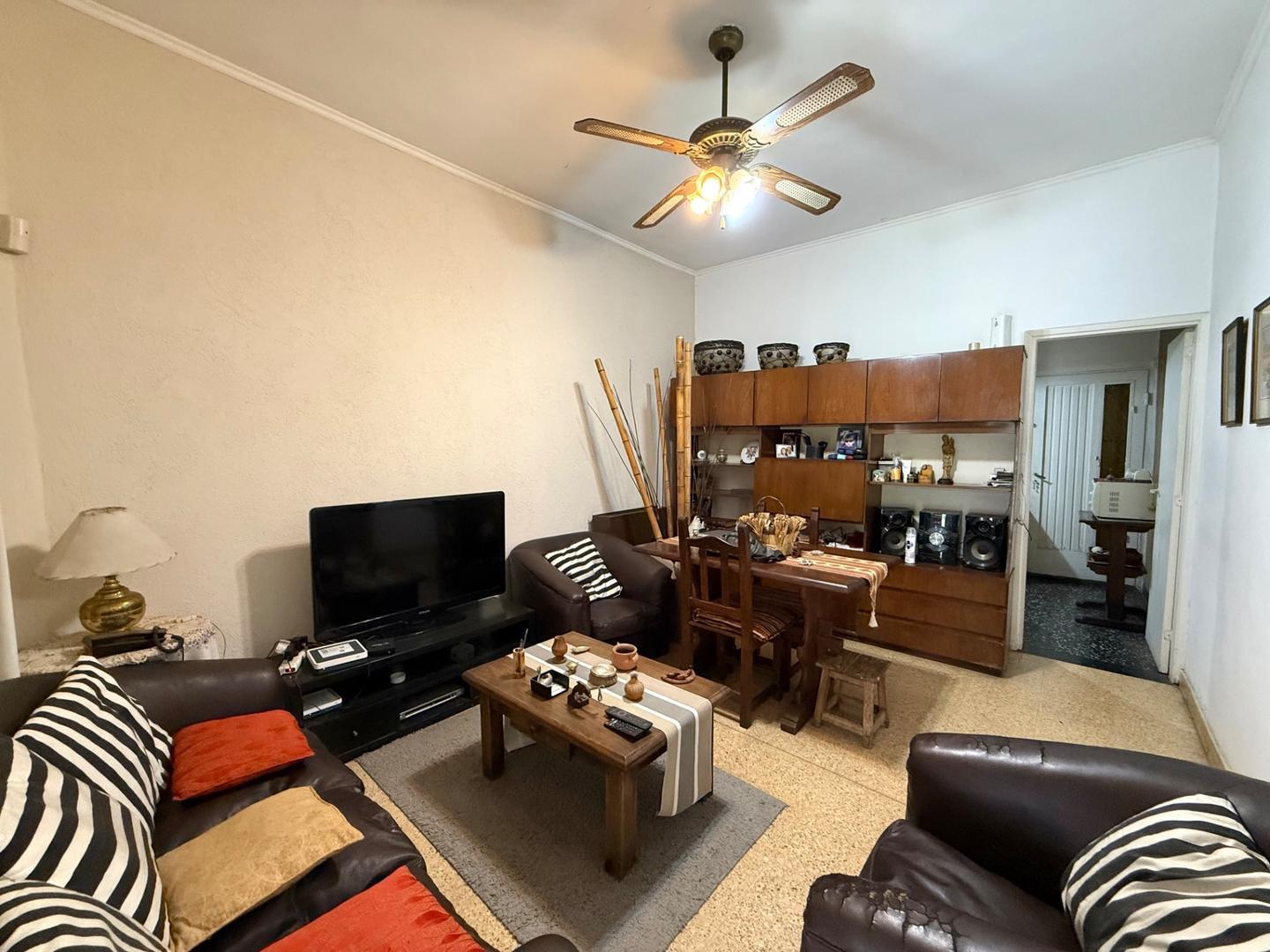 Casa 3 ambientes con 1 baño