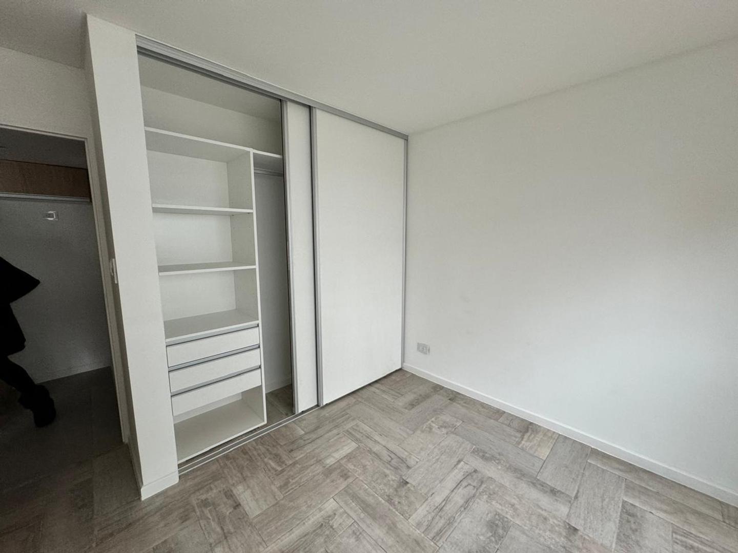 Departamento en Alquiler en Castelar Norte, $ 550.000