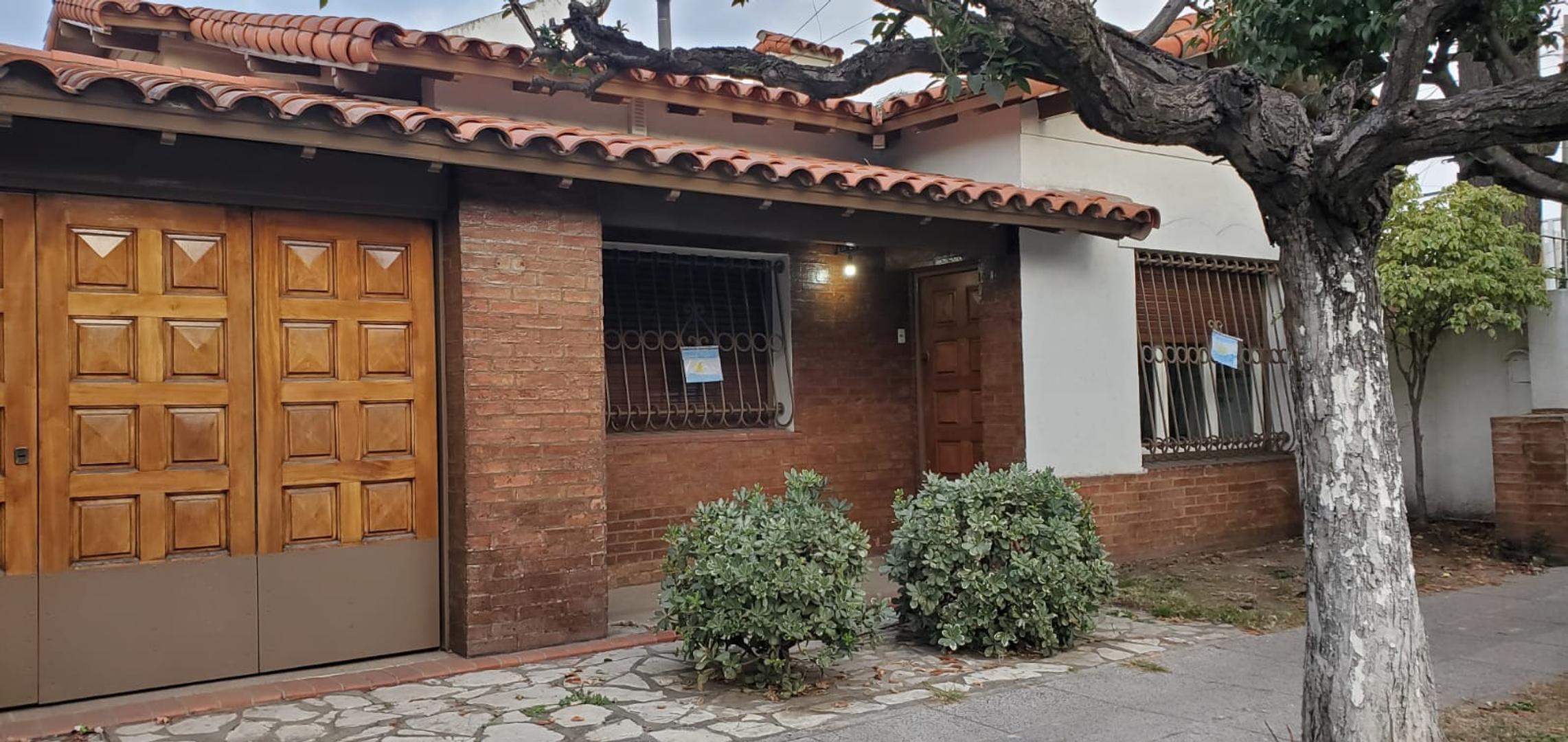 Casa en Venta en Haedo, USD 210.000