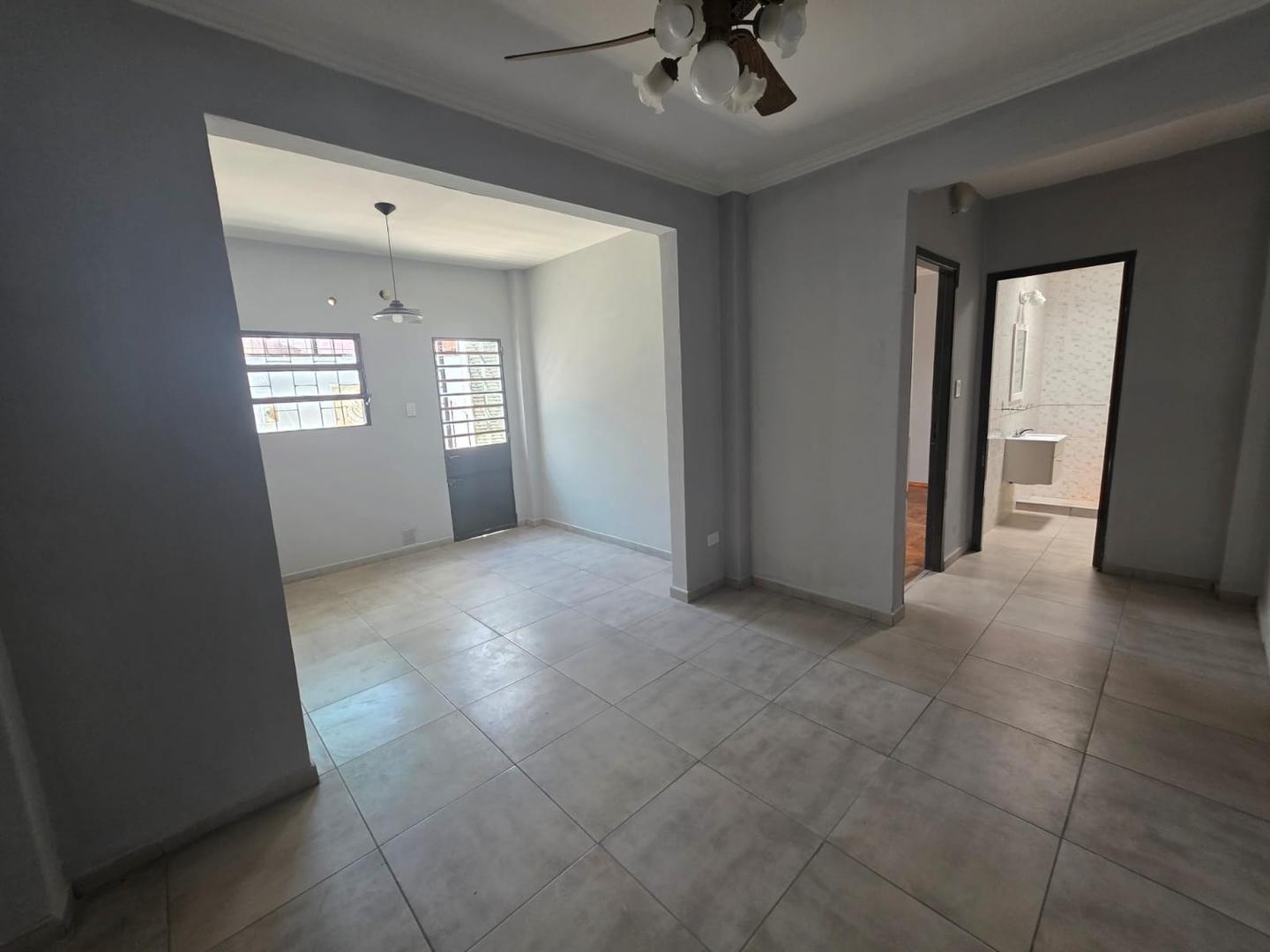 Depto Tipo Casa en Alquiler en Villa del Parque, $ 890.000