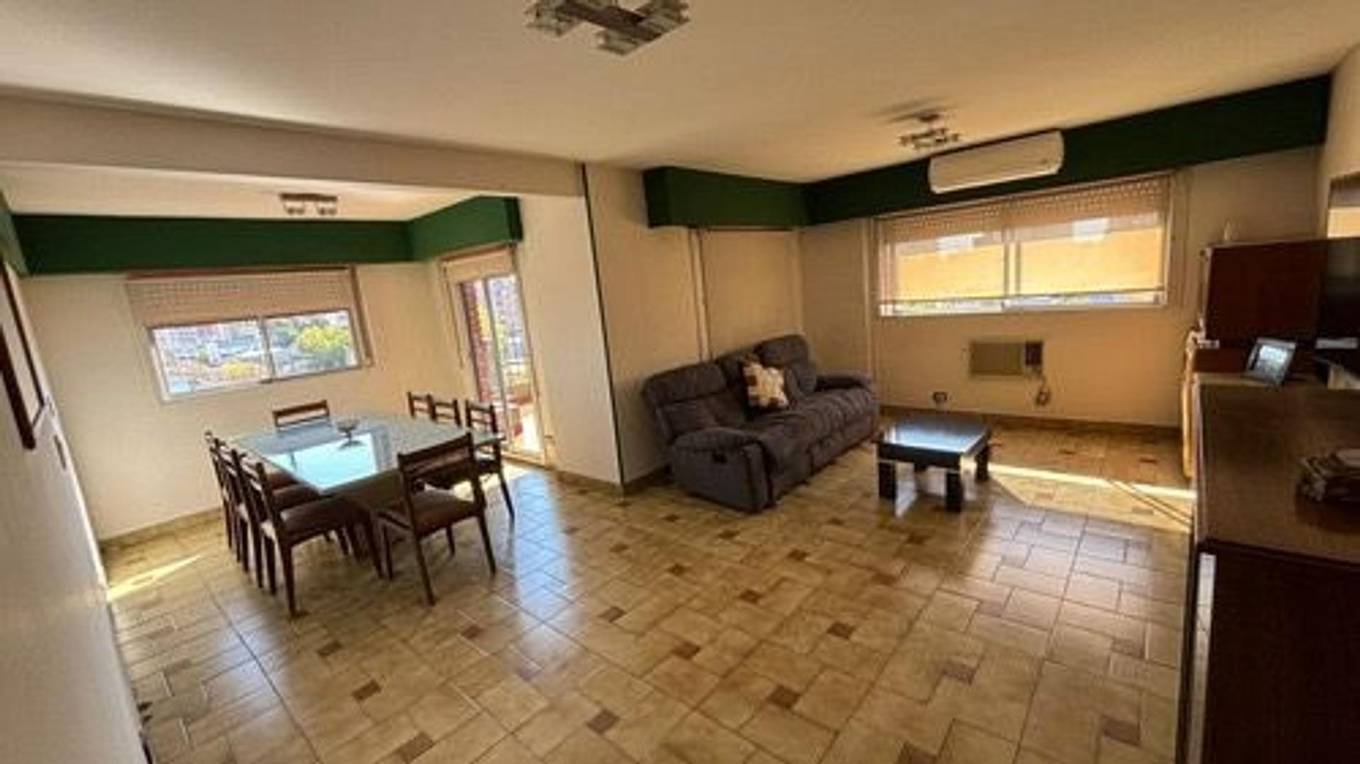 Departamento - piso - 5 ambientes - Castelar centro