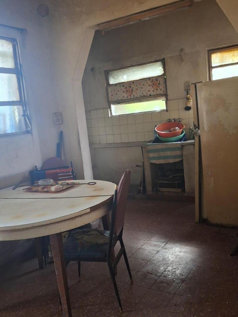 LOTE DE 10 X 20 CON VIVIENDA,  PRÓXIMA A AV. GRAL. PAZ