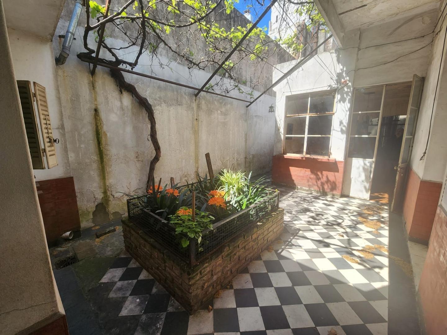 Casa 4 ambientes con 1 baño