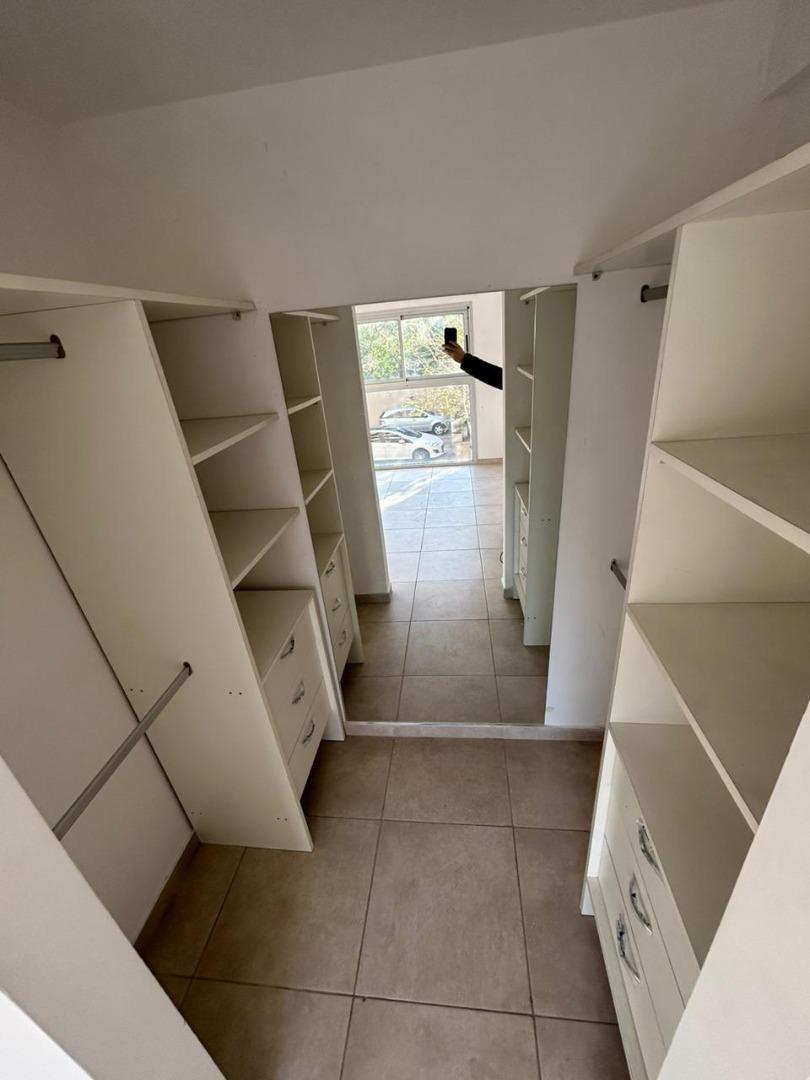 Departamento en Alquiler con 1 cocheras