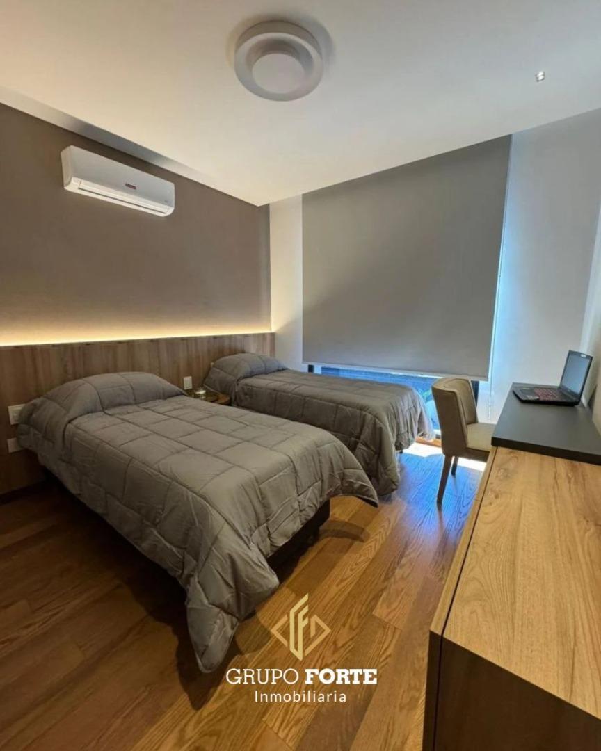 Departamento en Alquiler en Cerro De Las Rosas, USD 2.400