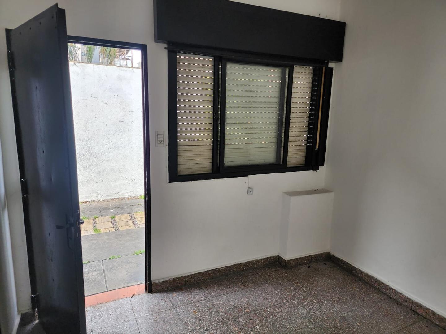 Depto Tipo Casa en Venta en Moron, USD 28.999