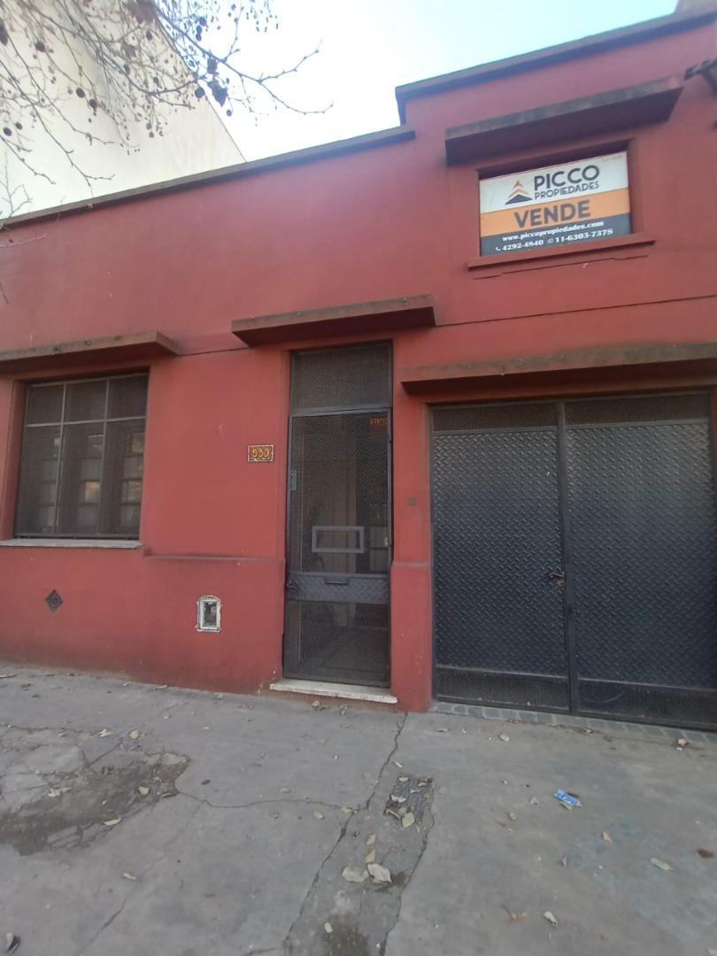 CASA CON LOTE IDEAL UBICACION ACEPTA PERMUTA ! OPORTUNIDAD!