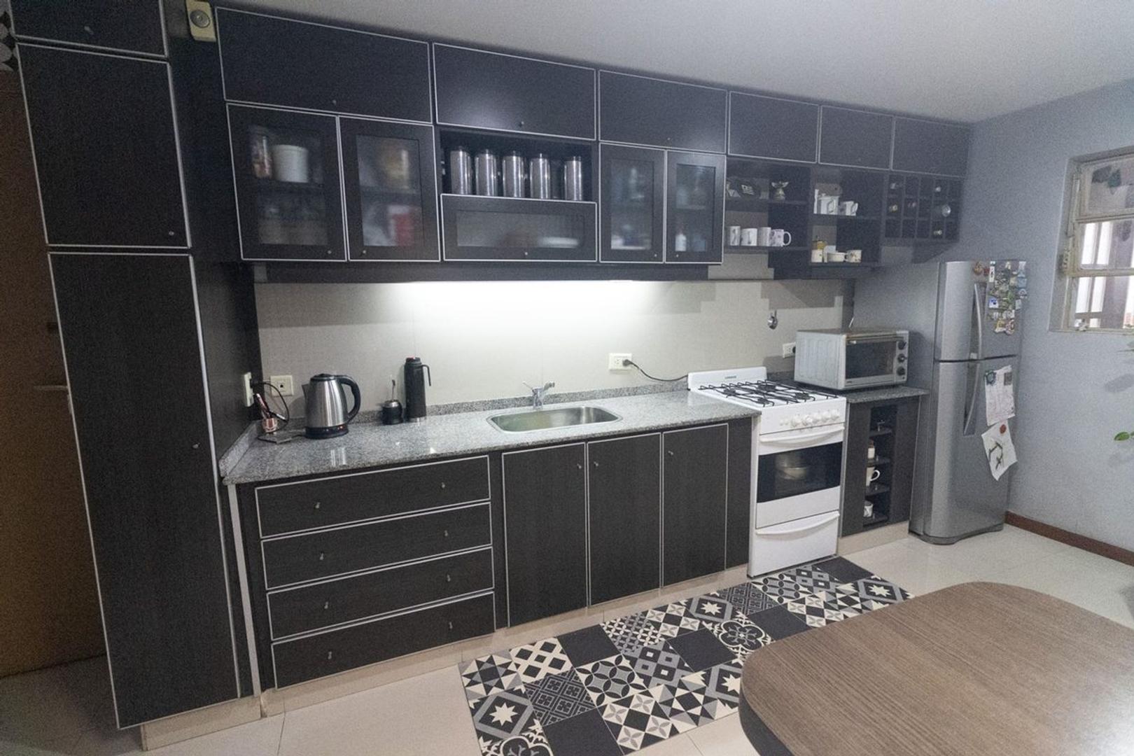 Casa 4 ambientes con 1 baño