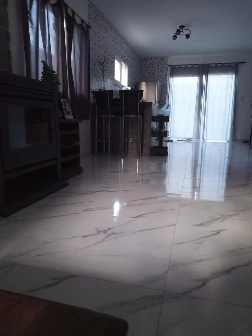 CASA EN VENTA LA PLATA