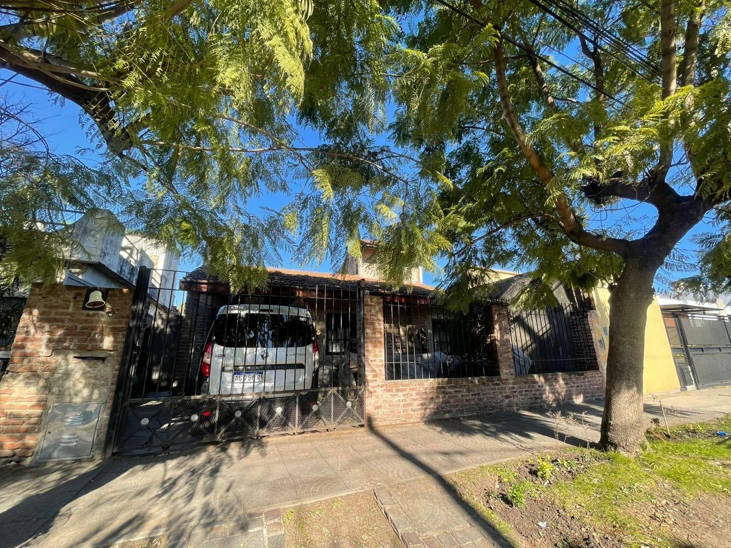 Ituzaingó Norte Chalet 4 ambientes clásico