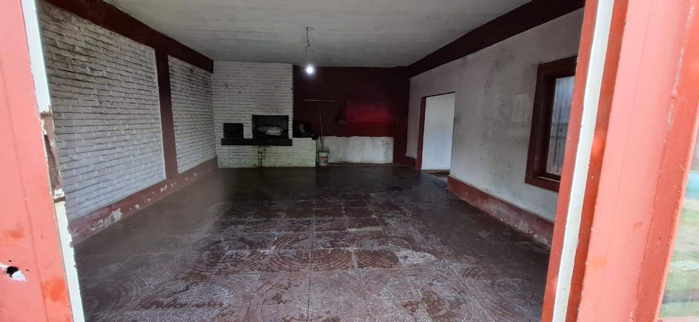 Casa 4 ambientes con 1 baño