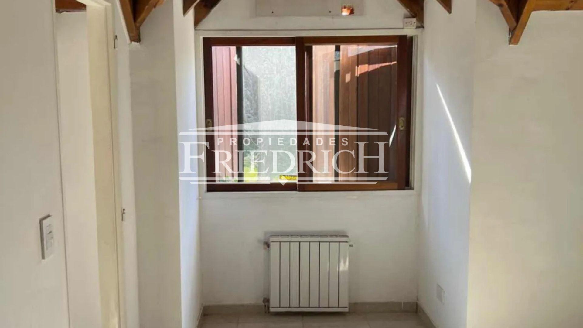 Casa 3 ambientes con 2 baños