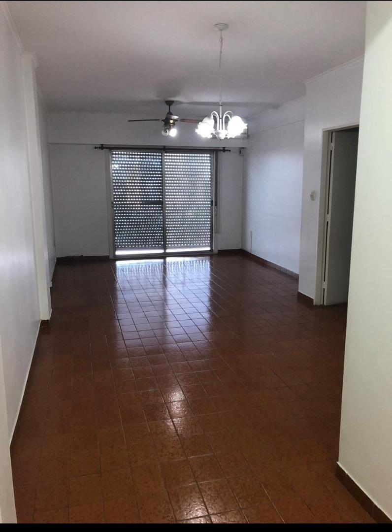 VENTA DEPARTAMENTO AMPLIO DE 4  AMBIENTES,CENTRO DE PILAR