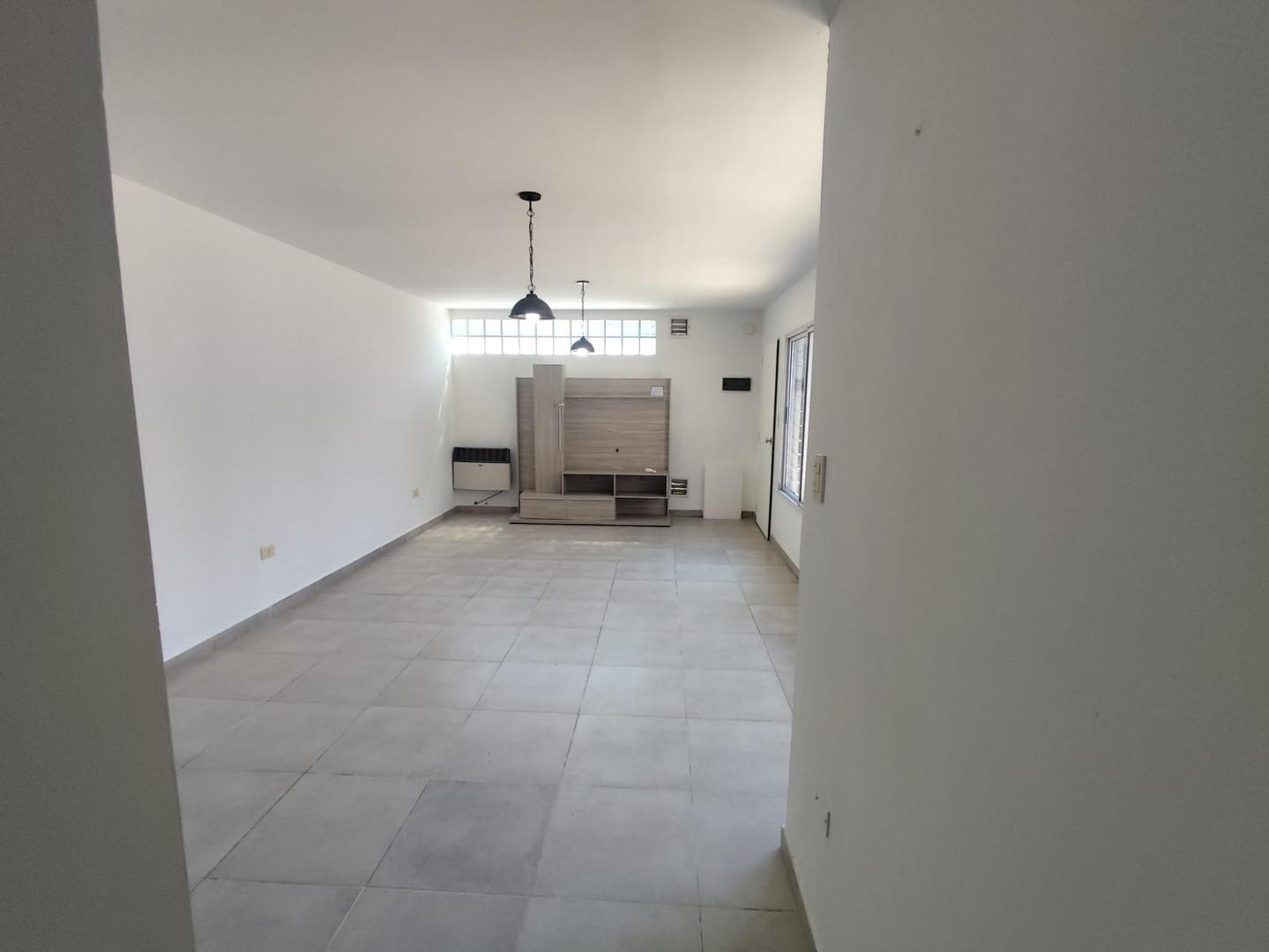 Depto Tipo Casa en Venta en Ituzaingo Norte, USD 70.000