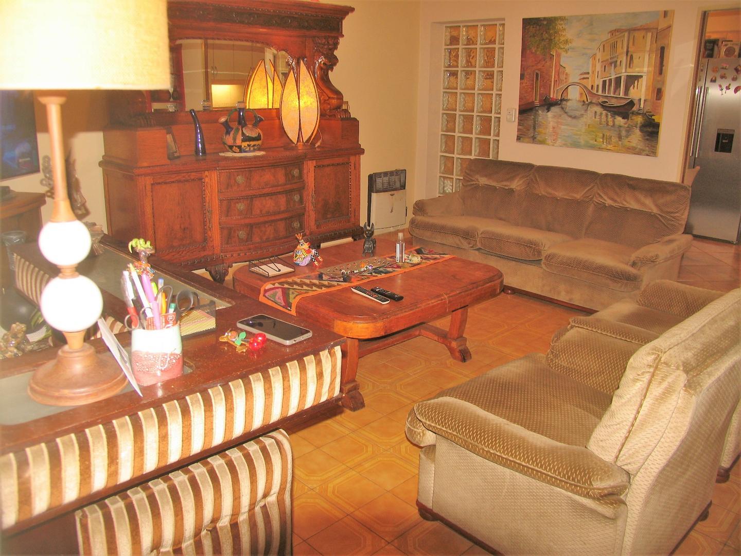   RESERVADO   4 AMB. GARAJE LOCAL PATIO TERRAZA