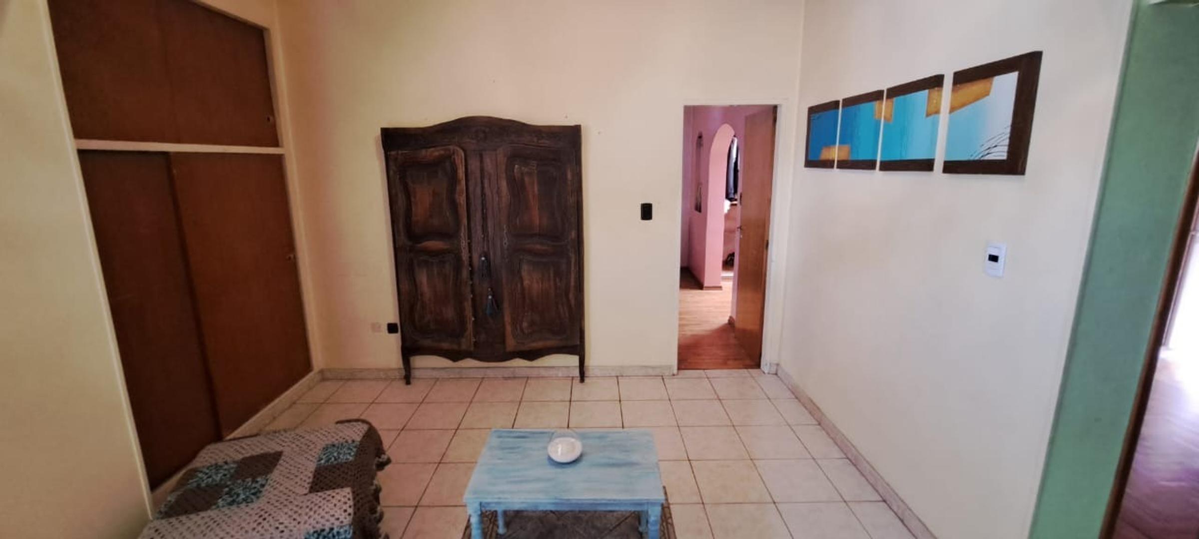 CHALET 5 AMBIENTES CON PILTE FONDO LIBRE Y AMPLIA COCHERA